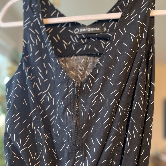 ZERGATIK | Mini Black/White Jumpsuit (Size M) - Picture 8 of 11